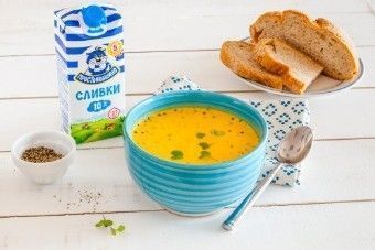 Сливочный морковный суп с карри и зирой